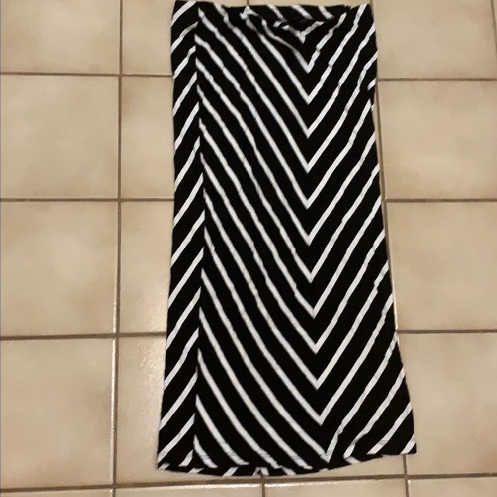 Long skirt in a Juniors size Small!